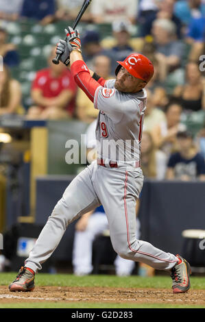 Cincinnati Reds Joey Votto,left, is tagged out by San Francisco's Eli ...