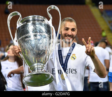 MILAN, ITALY - MAY 28: Karim Benzema in action during the final ...