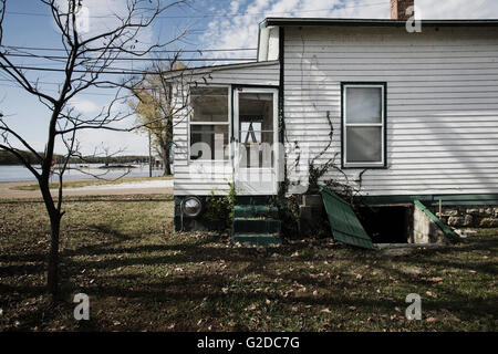 View Of Side Of House And Outdoor Porch Stock Photo 181818019 Alamy