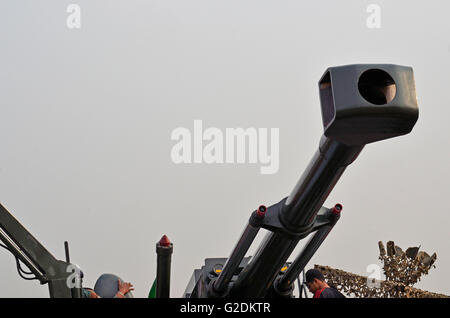 155 mm Bofors Gun, the main artillery gun of the Indian Army, during display on Indian Army Day, Kolkata, West Bengal, India Stock Photo