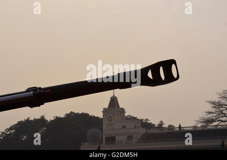 155 mm Bofors Gun, the main artillery gun of the Indian Army, during display on Indian Army Day, Kolkata, West Bengal, India Stock Photo