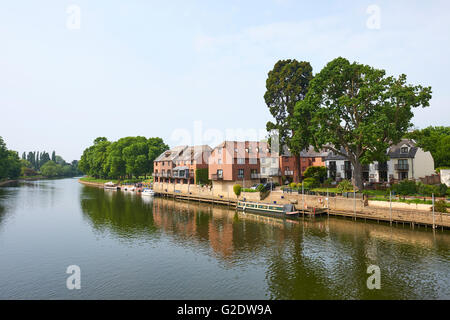 View Along The River Avon Workman Bridge, Bridge Street Evesham Wychavon Worcestershire UK Stock Photo