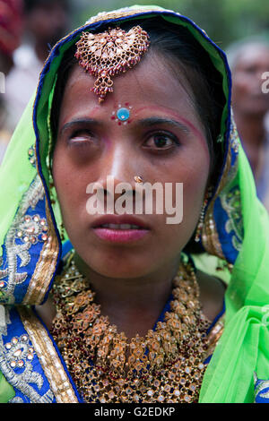 Mumbai, India. 29th May, 2016. Differently abled couples at Viklangvivah, mass wedding of differntly abled couples in Mumbai, India. Credit:  Chirag Wakaskar/Alamy Live News Stock Photo