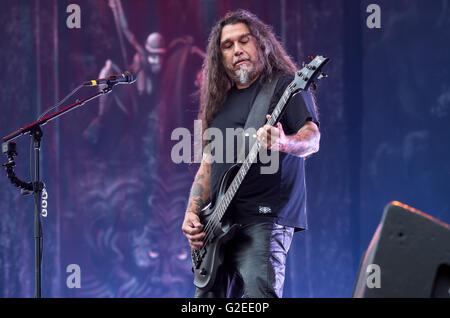 Munich, Germany. 29th May, 2016. Tom Araya, frontman of the band 'Slayer', performing at the music festival 'Rockavaria' in Munich, Germany, 29 May 2016. PHOTO: SVEN HOPPE/dpa/Alamy Live News Stock Photo