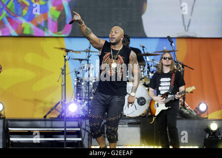 New York City. 27th May, 2016. Flo Rida performs during ABC's 'Good Morning America' 2016 Summer Concert Series at SummerStage at Rumsey Playfield, Central Park on May 27, 2016 in New York City. | usage worldwide © dpa/Alamy Live News Stock Photo