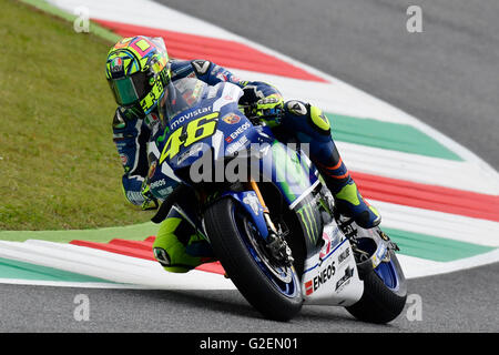 Scarperia, Italy. 20th May, 2016. Valentino Rossi of Italy and Movistar Yamaha MotoGP rounds the bend during the FP of Gran Premio d'Italia TIM 2016 MotoGP in Scarperia (Firenze) Italy. © Marco Iorio/Pacific Press/Alamy Live News Stock Photo
