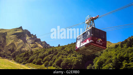 Le Mont Dore, cable railway to the Sancy summit, Auvergne Volcanoes Natural Regional Park, Sancy Massif, Puy de Dome, Auvergne, France, Europe Stock Photo