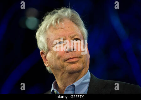 Richard Thaler Professor of Behavioral Science and Economics speaking on stage at Hay Festival 2016 Stock Photo