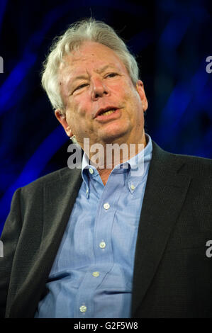 Richard Thaler Professor of Behavioral Science and Economics speaking on stage at Hay Festival 2016 Stock Photo