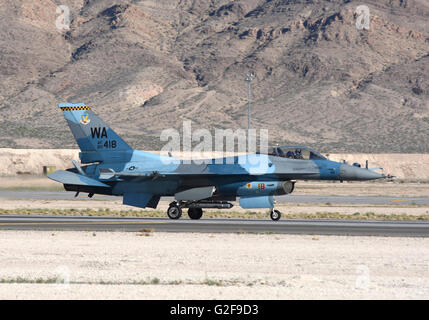 31+ 1St Indian Civilian To Fly F 16 Falcon Fighter In India Background