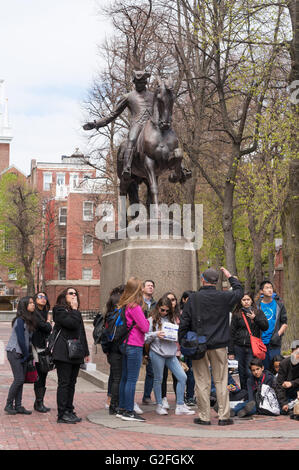 Tour guide and group of visitors Paul Revere equestrian statue, Boston, Massachusetts, USA Stock Photo