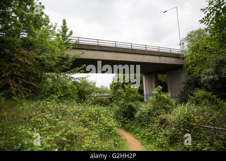 Harmondsworth, UK. 30th May, 2016. A bridge carries the A4 above the Wraysbury River. The A4 would require diversion should plans for a 3rd runway be approved. Credit:  Mark Kerrison/Alamy Live News Stock Photo
