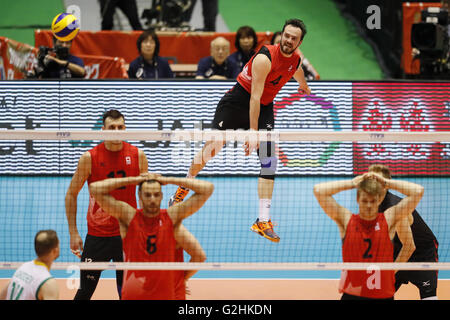 Tokyo Metropolitan Gymnasium, Tokyo, Japan. 31st May, 2016. Hoag Nicholas (CAN), MAY 31, 2016 - Volleyball : Men's Volleyball World Final Qualification for the Rio de Janeiro Olympics 2016 match between Australia 2-3 Canada at Tokyo Metropolitan Gymnasium, Tokyo, Japan. © Shingo Ito/AFLO SPORT/Alamy Live News Stock Photo