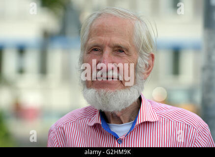 Berlin, Germany. 08th July, 2015. Founder of the organisation Cap Anamur, Rupert Neudeck, poses during the opening of the refugee accomodation 'Rupert-Neudeck house' in Berlin, Germany, 08 July 2015. The accomodation is part of the Protestant youth- and welfare office. Photo: RAINER JENSEN/dpa | usage worldwide/dpa/Alamy Live News Stock Photo