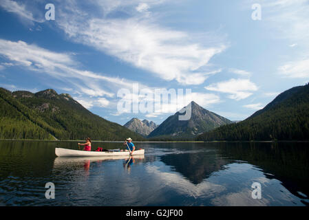 Canoeing and camping on the north arm of Murtle Lake, Wells Gray Provincial Park, Blue River, British Columbia, Canada Stock Photo