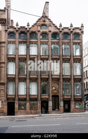 Oriel Chambers in Liverpool was one of the first buildings to feature a metal framed glass curtain wall, in 1864. Stock Photo