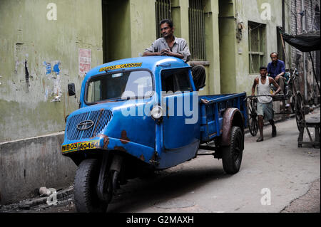 INDIA Westbengal, Kolkata, old Bajaj Tempo three wheeler, Tempo Hanseat was originally built in Hamburg Harburg by Vidal and sons until 1950, from 1962 production started in India with Bajaj as Joint venture, production ended in 2000 Stock Photo