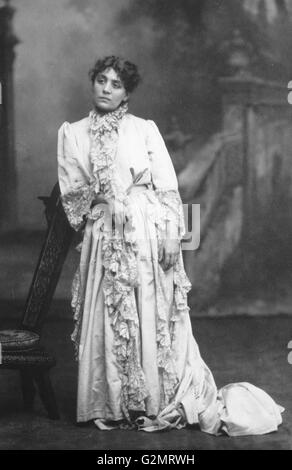 Eleonora Duse - portrait. Italian actress, 1858–1924 Stock Photo - Alamy