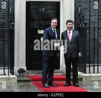 England, London, China's President Xi Jinping visits number 10 Downing Street and prime minister David Cameron. Stock Photo