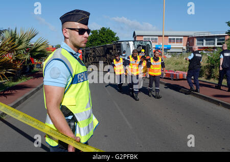 May 31, 2016 - Etang-SalÃ, Reunion island, France - Exercise of civil security NOVICAREX, simulating a school bus accident extensive and implementing the ORSEC ''NoVi'' (for numerous victims), took place Tuesday morning at Etang SalÃ © Valerie Koch/ZUMA Wire/Alamy Live News Stock Photo