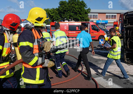 May 31, 2016 - Etang-SalÃ, Reunion island, France - Exercise of civil security NOVICAREX, simulating a school bus accident extensive and implementing the ORSEC ''NoVi'' (for numerous victims), took place Tuesday morning at Etang SalÃ © Valerie Koch/ZUMA Wire/Alamy Live News Stock Photo