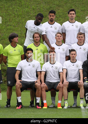 Ascona, Switzerland. 02nd June, 2016. The German national soccer team poses for a group photo in Ascona, Switzerland, 02 June 2016. (back, L-R) Antonio Ruediger, Sami Khedira, Mats Hummels, (middle, L-R) head coach Joachim Loew, assistant coach Thomas Schneider, Bastian Schweinsteiger, Toni Kroos, (front, L-R) Emre Can, Mario Goetze, Julian Draxler. The team prepares for the UEFA European Championship 2016 in France. Photo: Christian Charisius/dpa/Alamy Live News Stock Photo