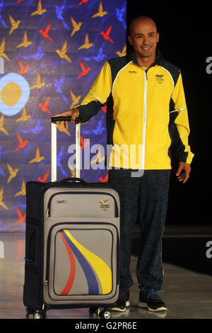 Bogota, Colombia. 1st June, 2016. A model takes part in the presentation of the uniforms of Colombian athletes in the Olympic Games of Rio 2016, in Bogota, Colombia, on June 1, 2016. © Luisa Gonzalez/COLPRENSA/Xinhua/Alamy Live News Stock Photo