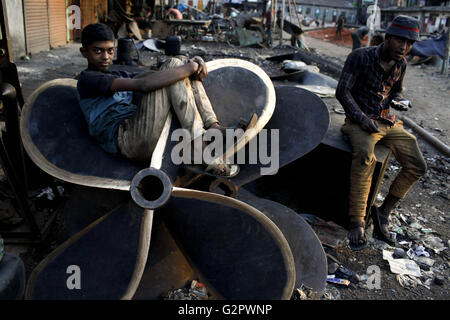 Dhaka, Dhaka, Bangladesh. 2nd June, 2016. Jun 02, 2016 Dhaka, Bangladesh ""“ A young worker take rest after work at a ship propeller making factory in sadarghat dockyard. The laborers work in the dockyard without proper safety measures and unsafe conditions. Mostly the Local Ships are built and repair in this place. Ship repair, Sewage from the city, oil spills from boats and chemicals from industry have all led to pollution in the Burigonga River. © K M Asad/ZUMA Wire/Ģ����ý Live News Stock Photo