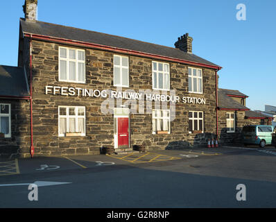 Ffestiniog Railway Harbour Station, Porthmadog Stock Photo