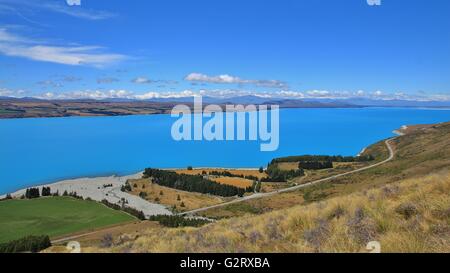 Unique colored Lake Pukaki, New Zealand. Lake on the way to Mt Cook. Stock Photo