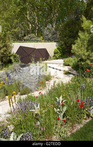 RHS Chelsea Flower Show 2016, Royal Bank of Canada Garden, silver-gilt medal winner, design Hugo Bugg Stock Photo