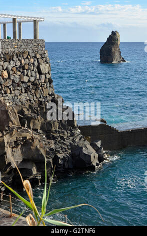 Viewpoint and clifftop rocks at Lido near Funchal in Madeira, Portugal Stock Photo