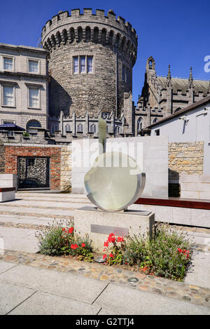 Ireland, Dublin, Dublin Castle, former centre of British rule in Ireland, The Record Tower with the Garda Memorial Garden in the foreground. Stock Photo