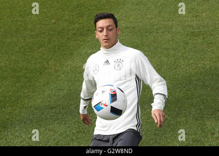 Ascona, Switzerland. 03rd June, 2016. Germany's Mesut Oezil attends a training session in Ascona, Switzerland, 03 June 2016. Germany's national soccer squad is preparing for the upcoming UEFA EURO 2016 in France at a training camp in Ascona until 03 June. Photo: CHRISTIAN CHARISIUS/dpa/Alamy Live News Stock Photo
