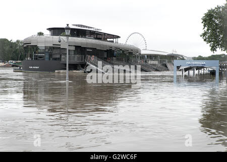 Paris, France. 03rd June, 2016. Flood of the Seine in Paris - Spring 2016 - Stock Photo