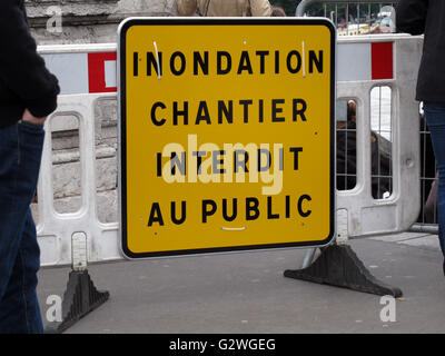 Paris, France. 03rd June, 2016. Pont Alexandre III, flood of the Seine river, June 3, 2016, Paris, France Credit:  claude thibault/Alamy Live News Stock Photo