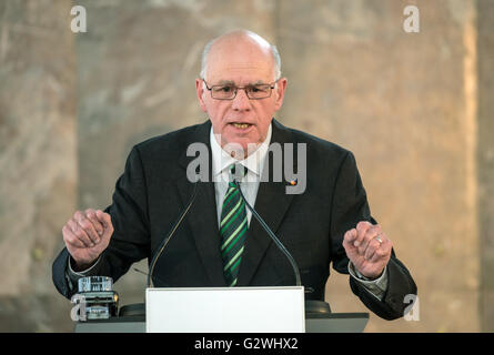 Presiding officer of the German parliament Norbert Lammert gestures during his speech at the Paulskirche church in Frankfurt am Main, Germany, 4 June 2016. The world's largest single union IG Metall is celebrating its 125th anniversary. PHOTO: ANDREAS ARNOLD/DPA Stock Photo
