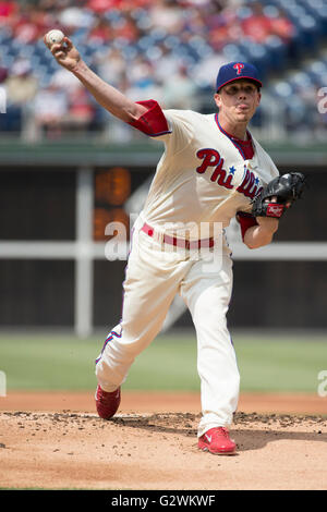 Philadelphia, Pennsylvania, USA. 4th June, 2016. Philadelphia Phillies starting pitcher Jeremy Hellickson (58) throws a pitch during the MLB game between the Milwaukee Brewers and Philadelphia Phillies at Citizens Bank Park in Philadelphia, Pennsylvania. Christopher Szagola/CSM/Alamy Live News Stock Photo