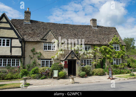 Wisteria floribunda alba on The Old Swan public house, Minster Lovell, Oxfordshire, England Stock Photo