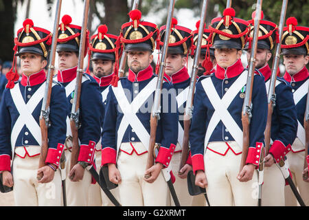 Badajoz, Spain - May 25, 2016: spanish troops during the Armed forces day. 6th Infantry Regiment Saboya period dressed Stock Photo