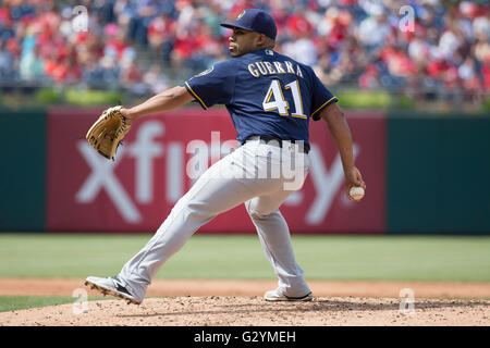 June 4, 2016: Milwaukee Brewers starting pitcher Junior Guerra (41) throws a pitch during the MLB game between the Milwaukee Brewers and Philadelphia Phillies at Citizens Bank Park in Philadelphia, Pennsylvania. Christopher Szagola/CSM Stock Photo