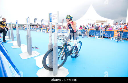 Aviles, Spain. 4th June, 2016. Michelle Dillon (Great Britain) prepares to leave the bike and run during the race of women elite & U-23 categories of 2016 Aviles ITU Duathlon World Championships at Center Niemeyer on June 4, 2016 in Aviles, Spain. Credit: David Gato/Alamy Live News Stock Photo