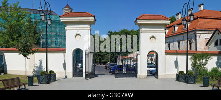 VILNIUS, LITHUANIA - MAY 29, 2016: Central gates and entrance in a popular public city municipal Bernardinu garden near Vilnia ( Stock Photo