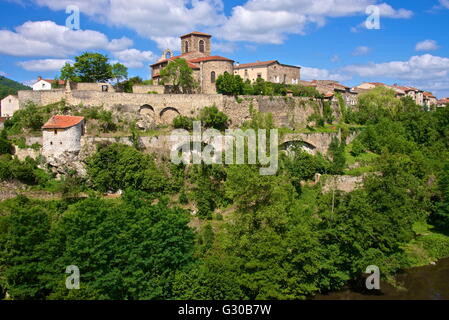 Perched medieval village, Saint Vincent church dating from the 12th century, Vieille Brioude, Auvergne, Haute Loire, France Stock Photo