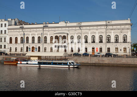 The Shuvalov Palace or Naryshkin-Shuvalov Palace (Fabergé Museum) on the Fontanka River in Saint Petersburg, Russia. Stock Photo