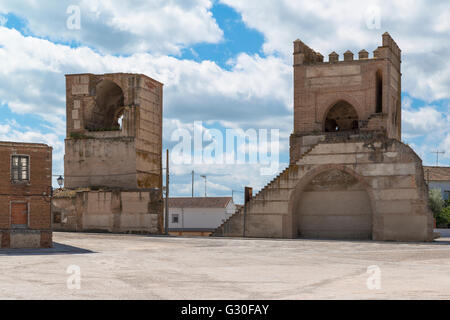 Walled precinct of cultural interest in the town of Madrigal de las Altas Torres, province of Avila, Castile and Leon, Spain Stock Photo