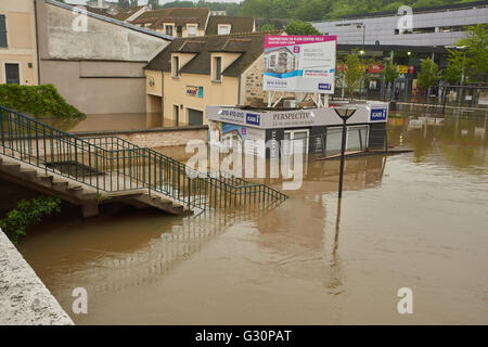 The Almont overflowed in downtown Melun Stock Photo