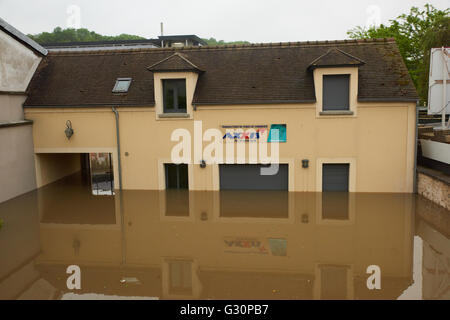 The Almont overflowed in downtown Melun Stock Photo