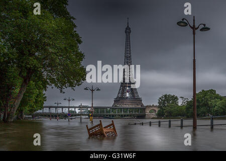 Paris, France. 05th June, 2016. Paris after the rain - This was the view looking down the Voie Georges Pompidou expressway on the right bank of the Seine. Credit:  Roderick Mackenzie/Alamy Live News Stock Photo