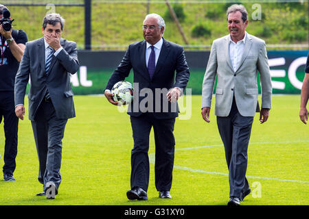 Lisbon, Portugal. 06th June, 2016. Prime Minister Antonio Costa was the FPF stages center to greet the national football team before the European Championship on June 06, 2016 Lisbon, Portugal. Credit:  Gonçalo Silva/Alamy Live News Stock Photo